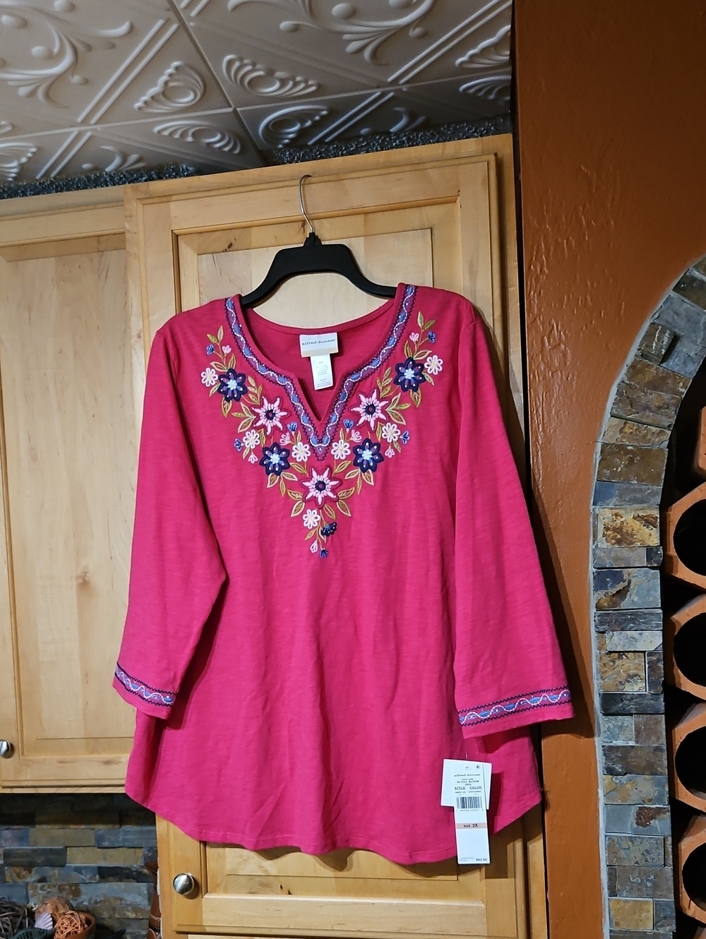 Alfred Dunner Pink Blue Green Floral Embroidery Rhinestone 3/4 Sleeve V-Neck Top